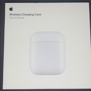 Apple AirPod wireless charging case